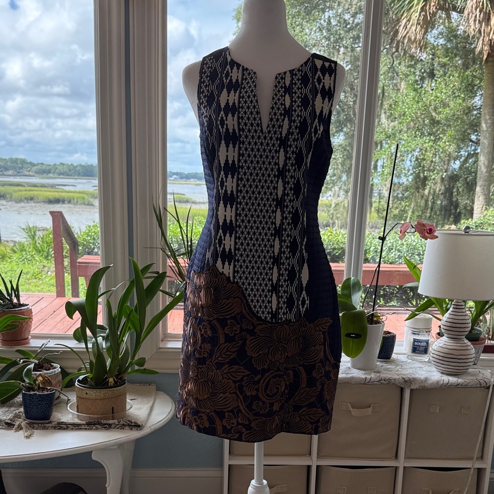 Floreat Elegant Navy Dress